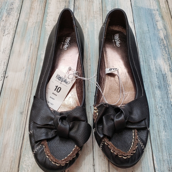 Mossimo Donna Shoes. - Picture 2 of 13